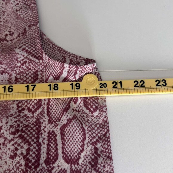 Chelsea & Theodore Red White Snakeskin Pattern Sleeveless Blouse Size M - Picture 6 of 7